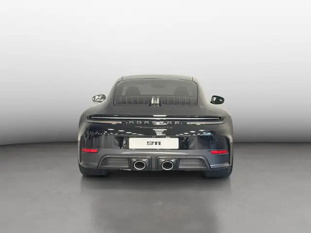 Porsche 911 view 4