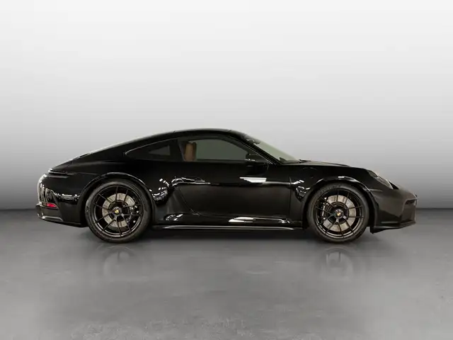 Porsche 911 view 6