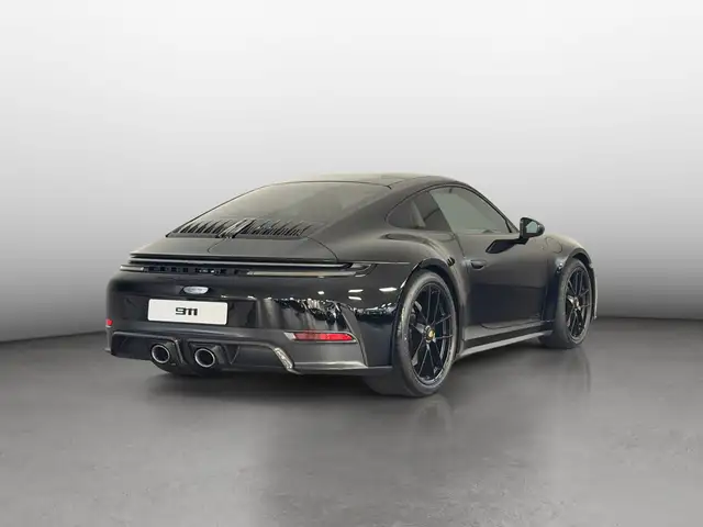 Porsche 911 view 5