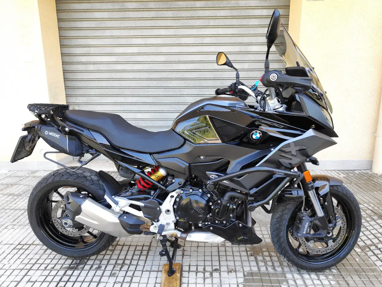 BMW F 900 XR