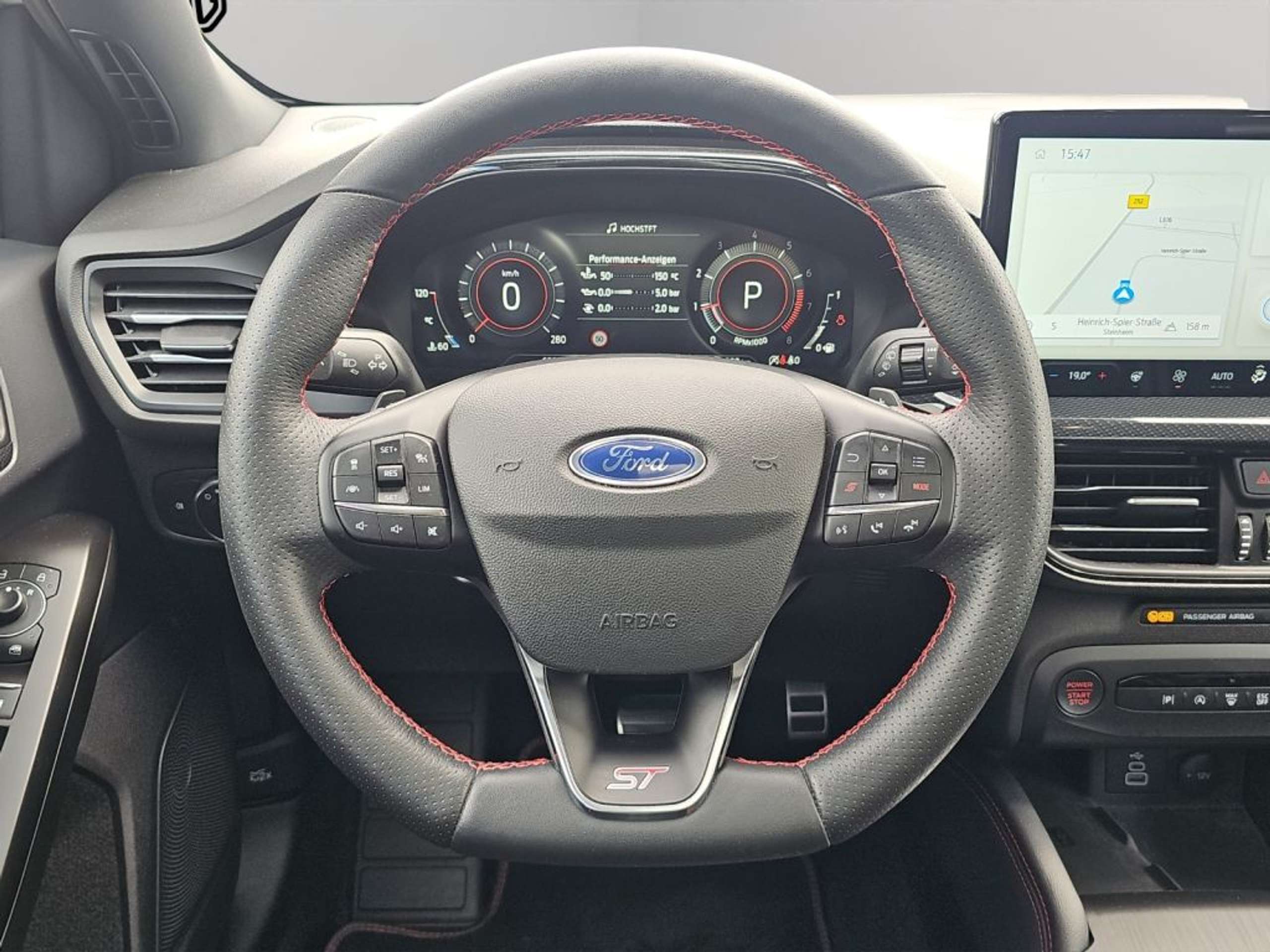 Fahrzeugabbildung Ford Focus Turnier 2.3 EcoBoost S&S Aut. ST X - mit KI generiert/bearbeitet