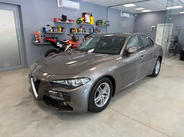 Alfa Romeo Giulia Giulia 2016 2.2 t Business 150cv auto