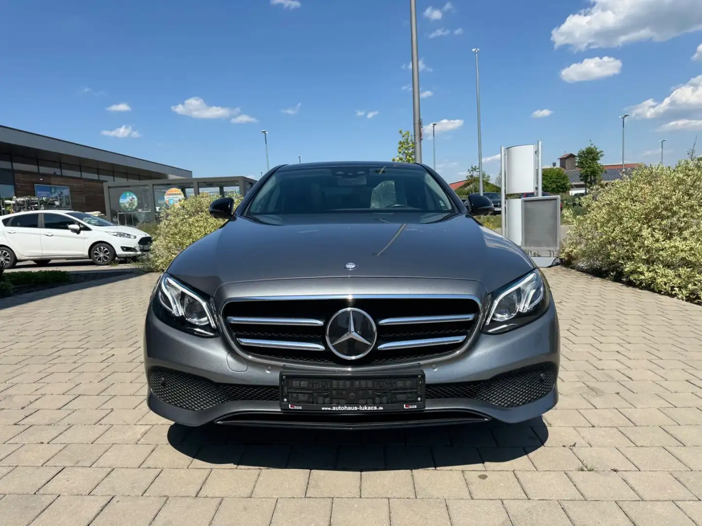 Mercedes-Benz E 350 E -Klasse Lim. E 350 d Grau - 2