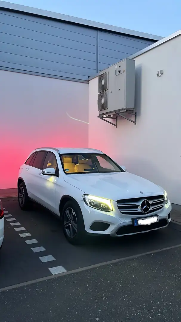 Mercedes-Benz GLC 250 d 4Matic 9G-TRONIC/ Luftfederung/Allrad/ Ambient Weiß - 1