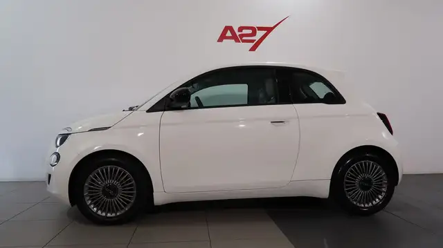 Fiat 500 view 3