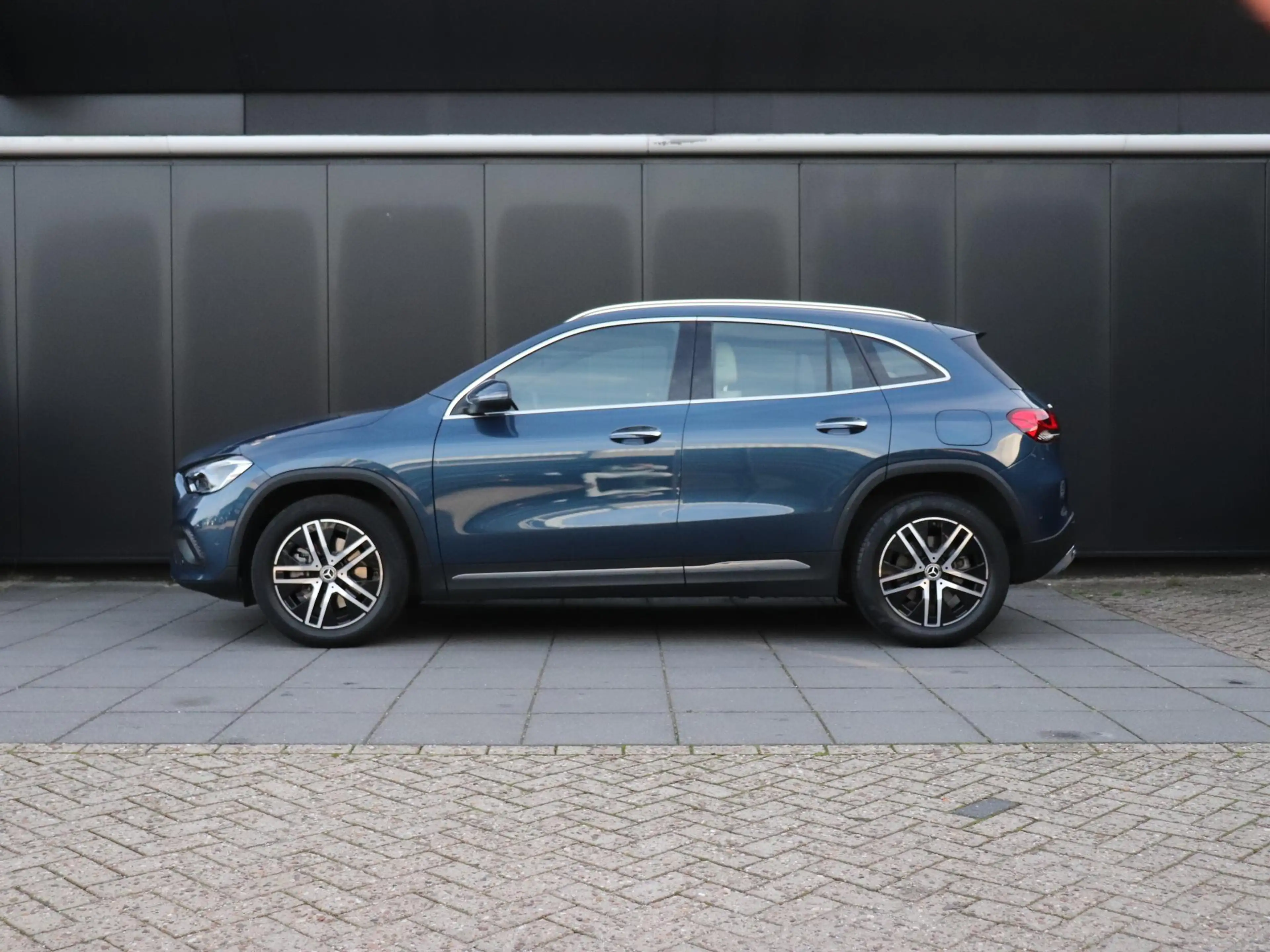Mercedes-Benz GLA 250 e AMG Line | LEDER | MEMORY | PANO-DAK | CAMERA | — photo 2