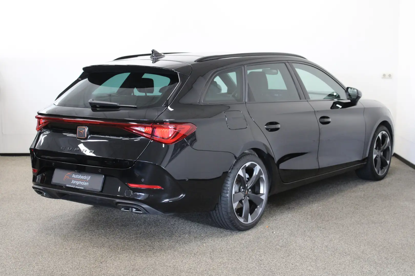 CUPRA Leon Sportstourer 1.5 eTSI Business Edition Plus Zwart - 2