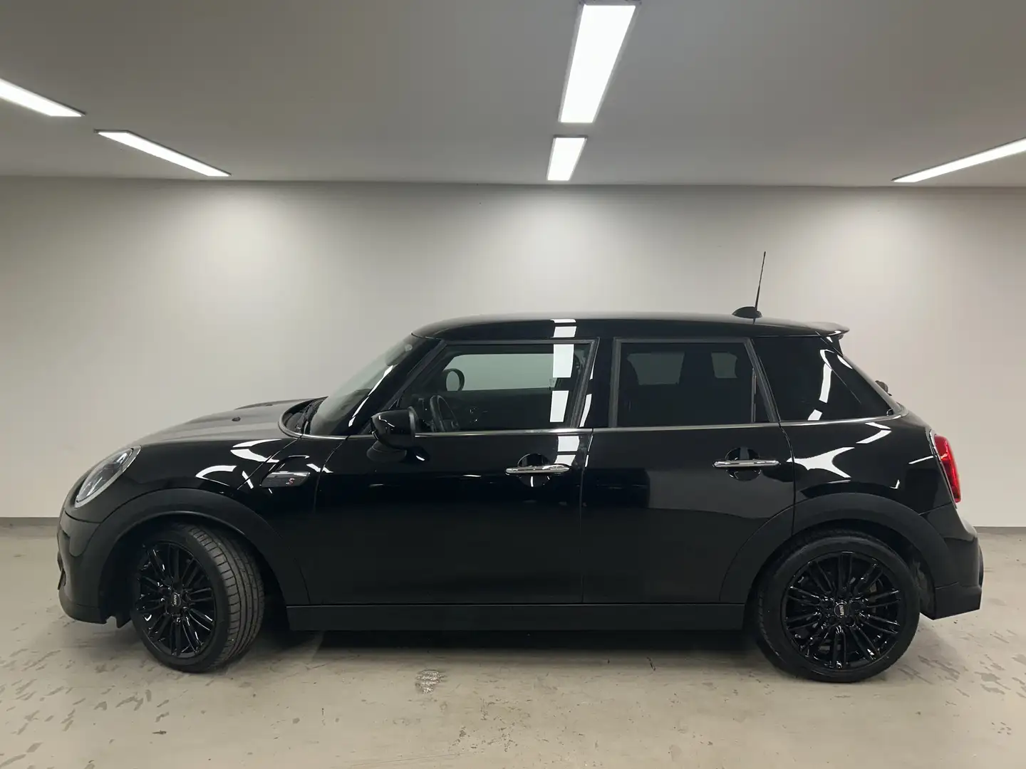 MINI Cooper S 5-Türer DAB LED Navi Tempomat Klima Schwarz - 2