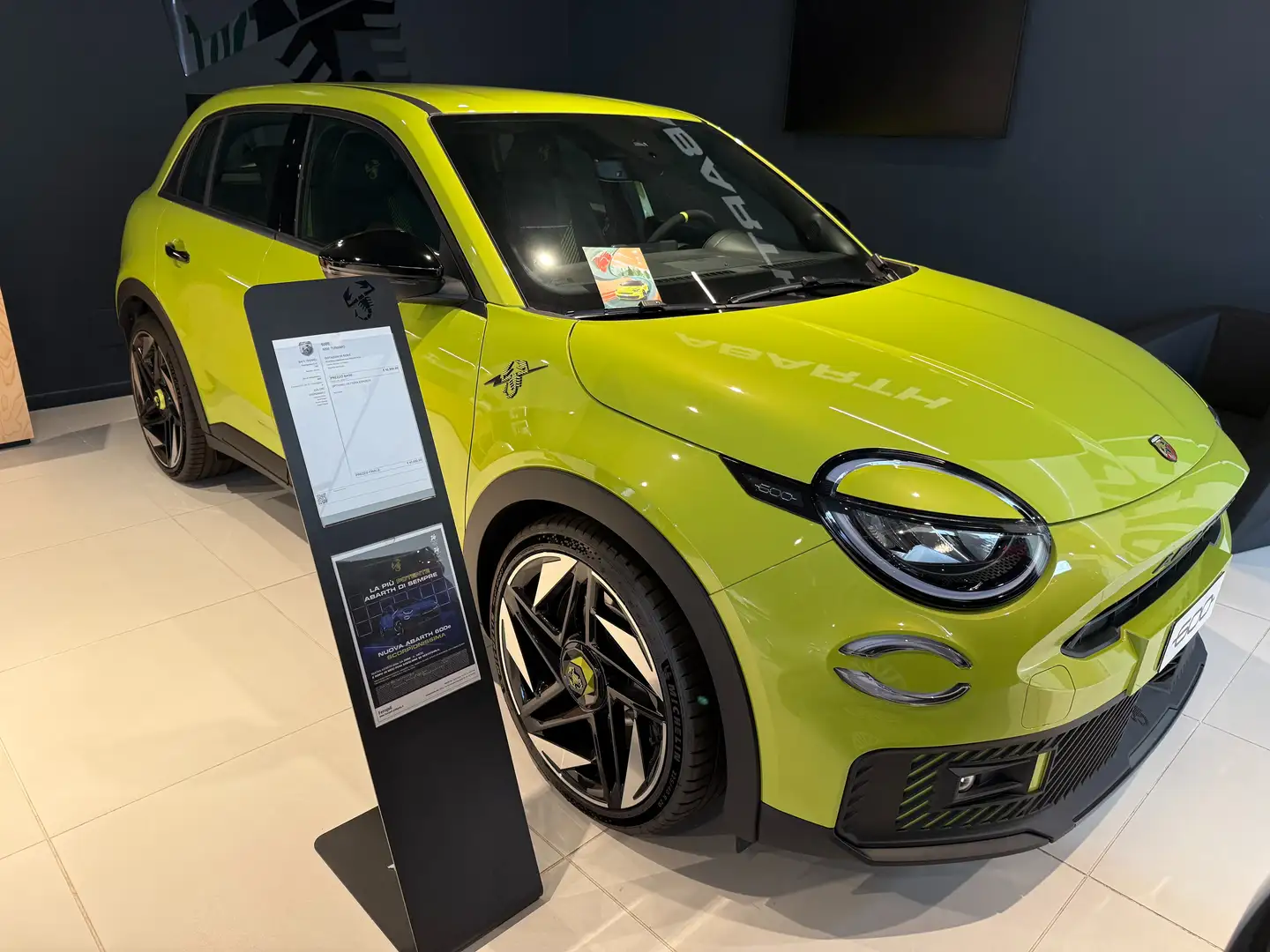 Abarth 600e 600e 54kWh Turismo 240cv NUOVA DA IMMATRICOLARE Verde - 2