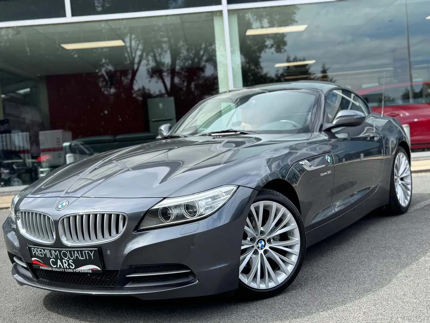 BMW Z4 Z4 sDrive18i Aut. / LEATHER / PERFECTE STAAT / NAV Grau - 1