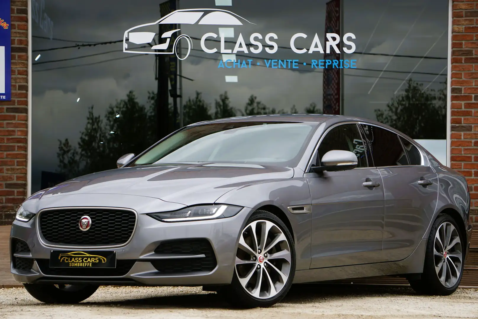 Jaguar XE 2.0 D180 S Bte-AUTO  NEW MOD NAVI-CAM CarPlay EU6d Grijs - 1