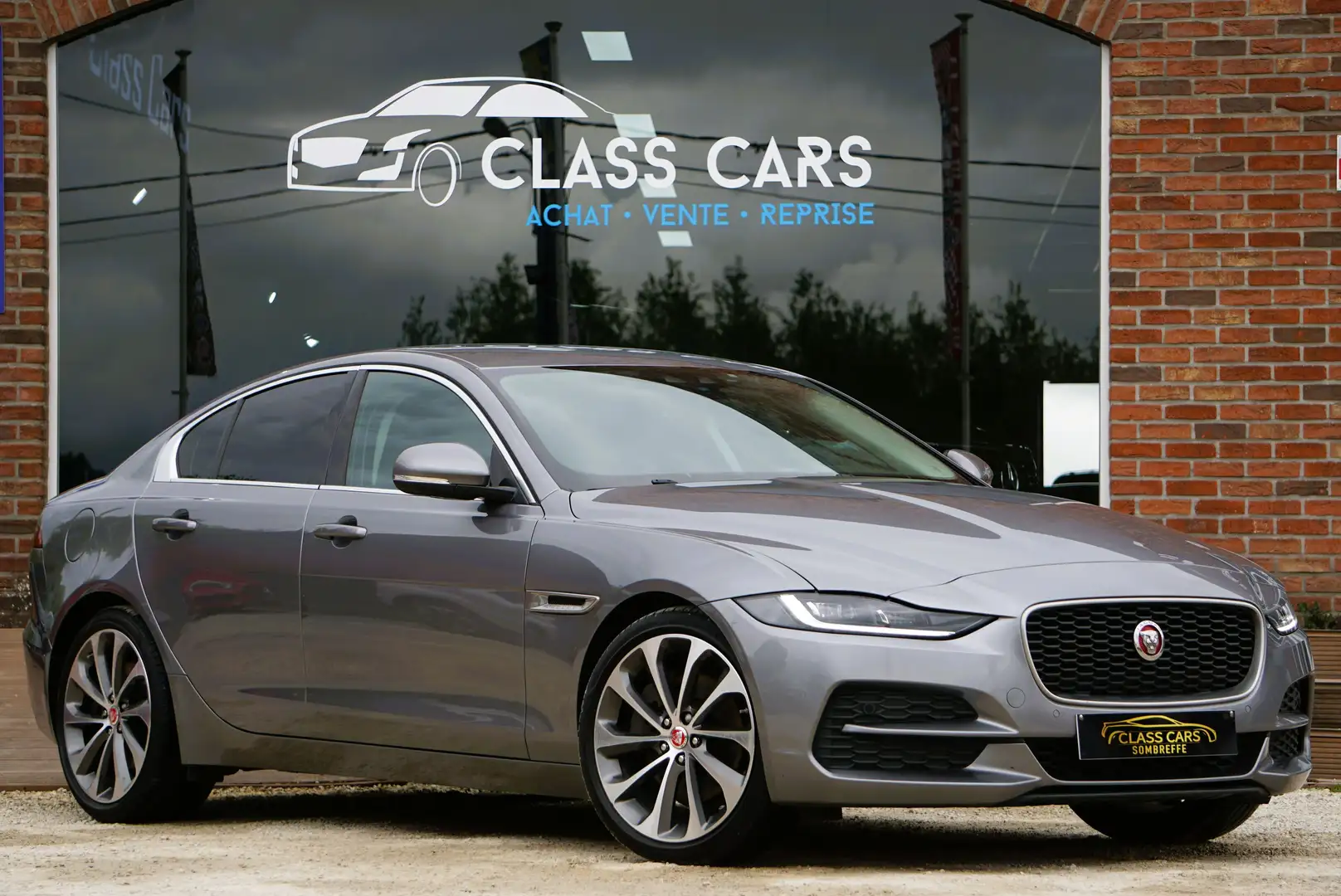 Jaguar XE 2.0 D180 S Bte-AUTO  NEW MOD NAVI-CAM CarPlay EU6d Grijs - 2