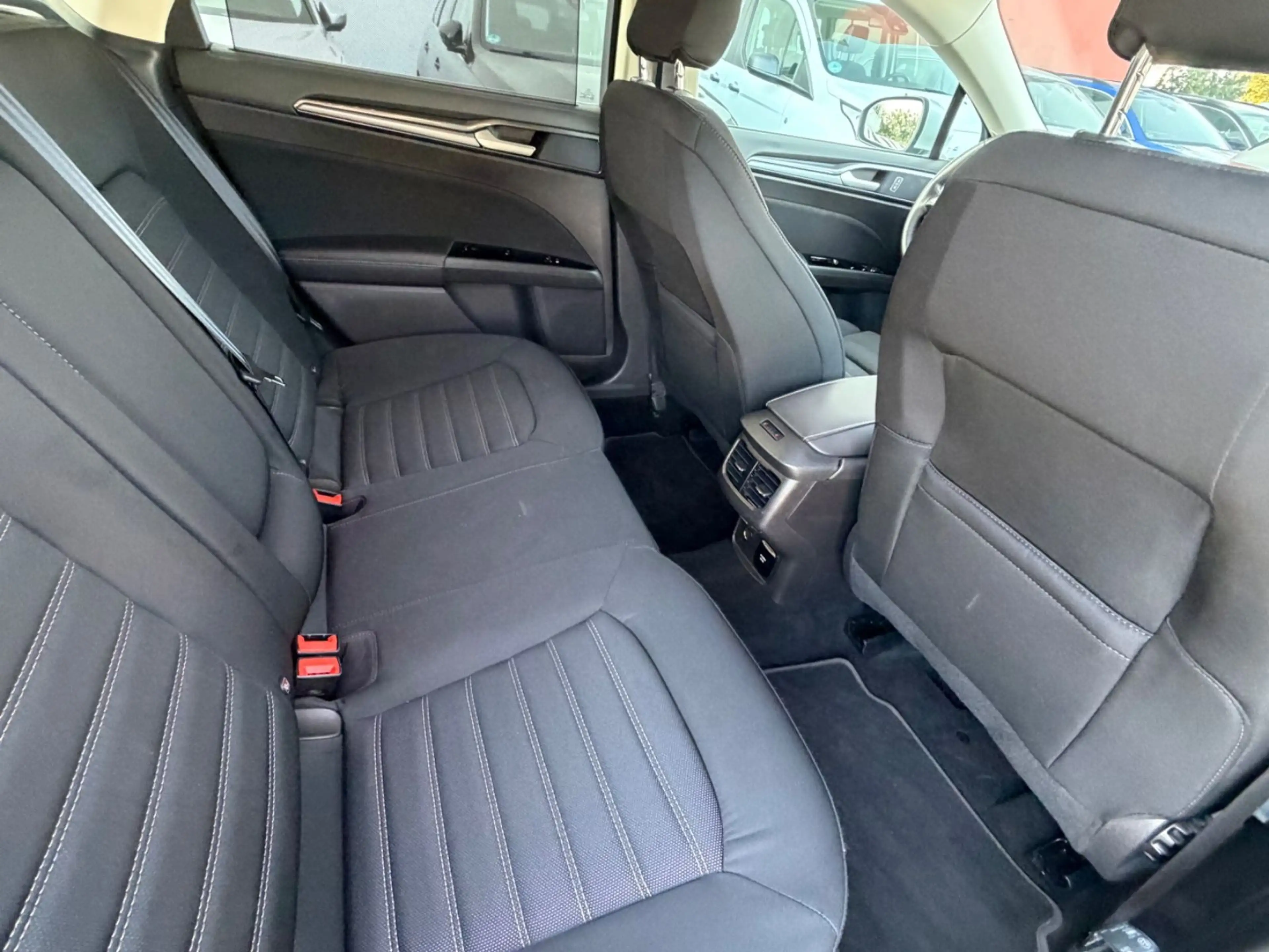 Ford Mondeo Turnier 2.0 ECOB Titanium/Panorama/ACC — photo 11