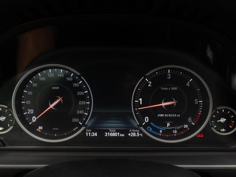 BMW 530 NaviProf GeschwindigReg PDC Bi-Xenon Leder — photo 38