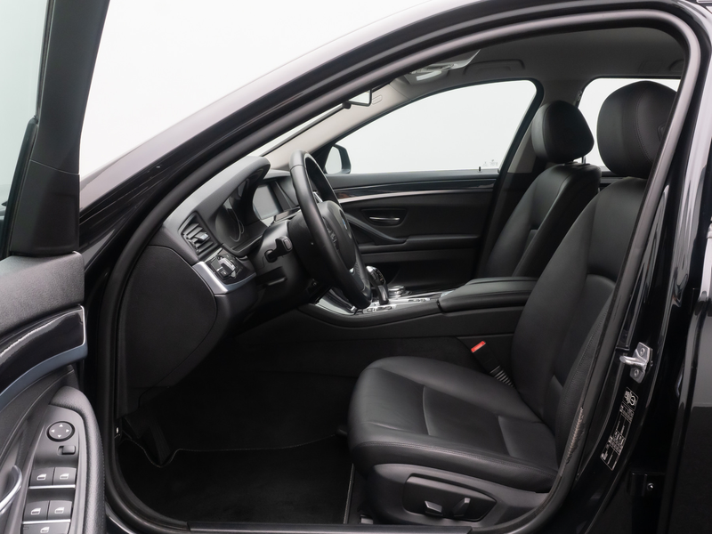 BMW 530 NaviProf GeschwindigReg PDC Bi-Xenon Leder — photo 20