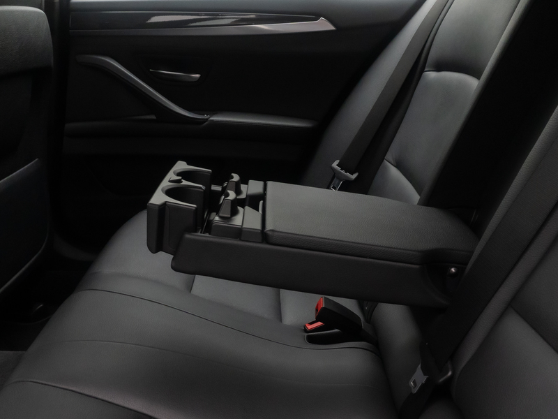 BMW 530 NaviProf GeschwindigReg PDC Bi-Xenon Leder — photo 28