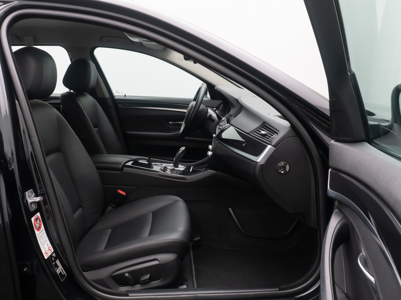 BMW 530 NaviProf GeschwindigReg PDC Bi-Xenon Leder — photo 25