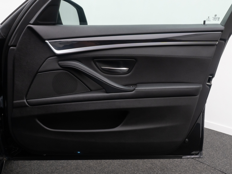 BMW 530 NaviProf GeschwindigReg PDC Bi-Xenon Leder — photo 30