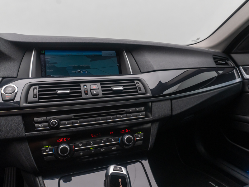 BMW 530 NaviProf GeschwindigReg PDC Bi-Xenon Leder — photo 22