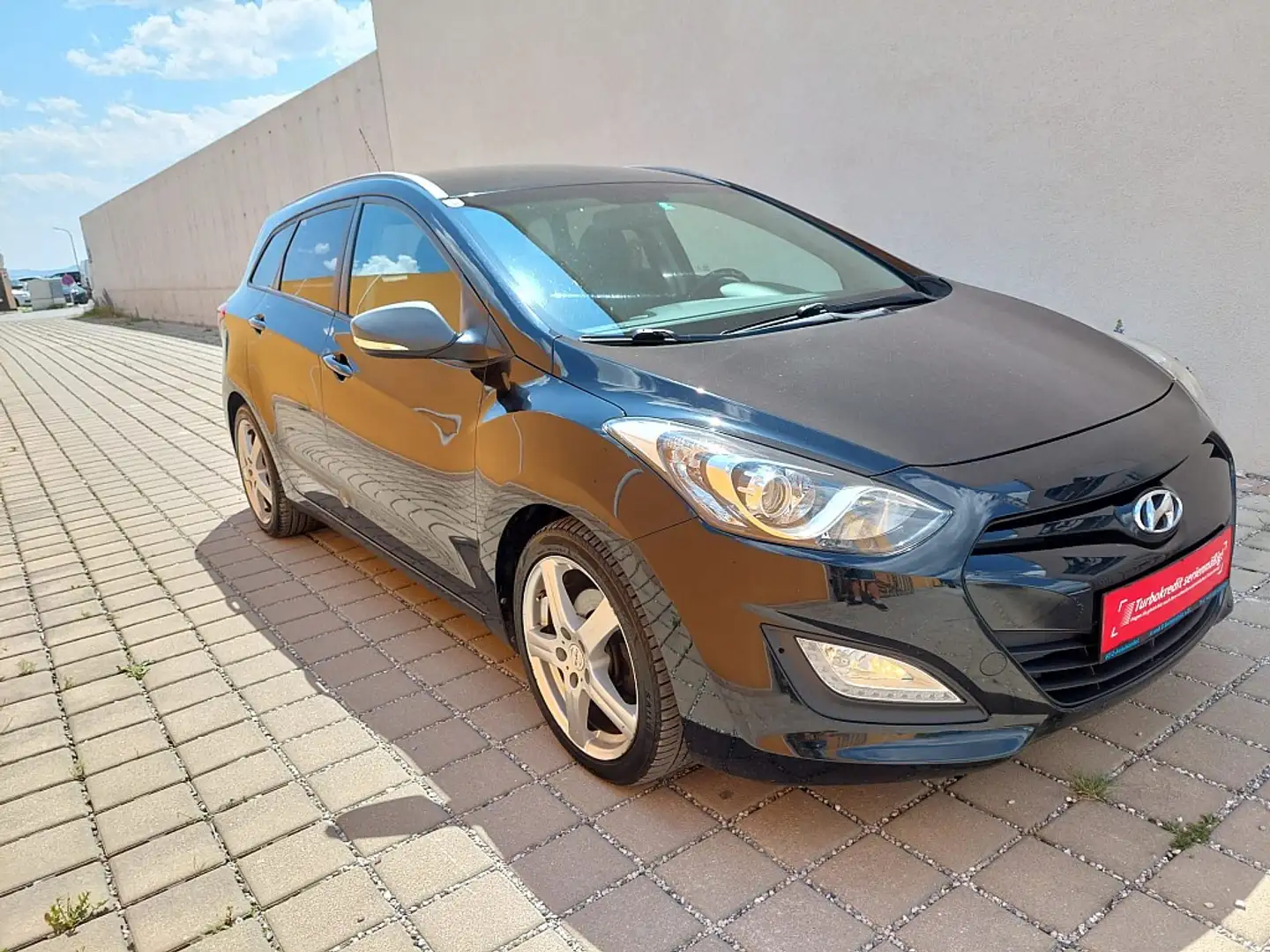 Hyundai i30 CW 1,4 CRDi Europe Plus DPF Noir - 2