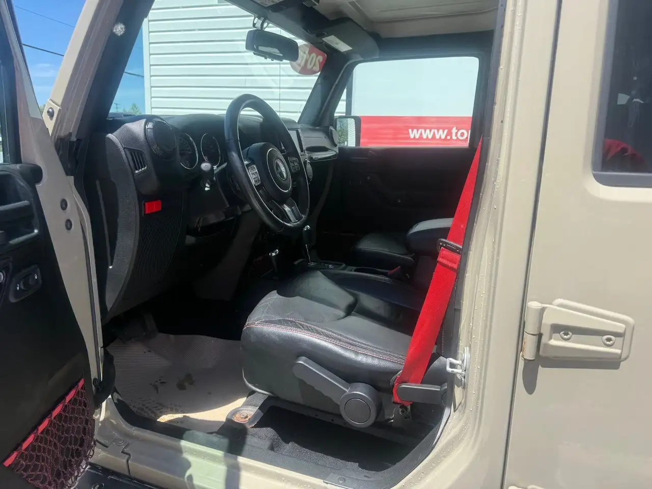 Jeep Wrangler снимка Jeep Wrangler