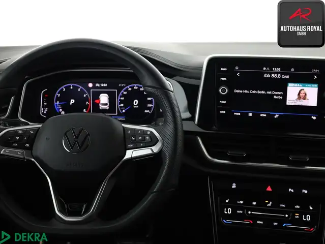 Volkswagen T-Roc view 15