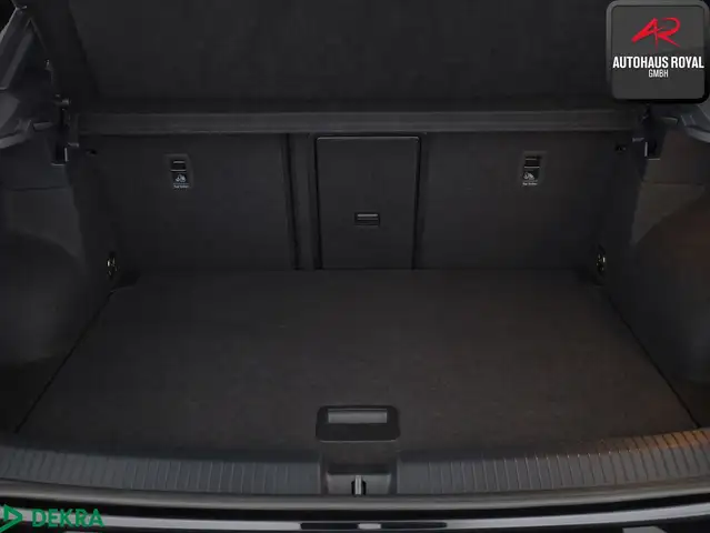 Volkswagen T-Roc view 13