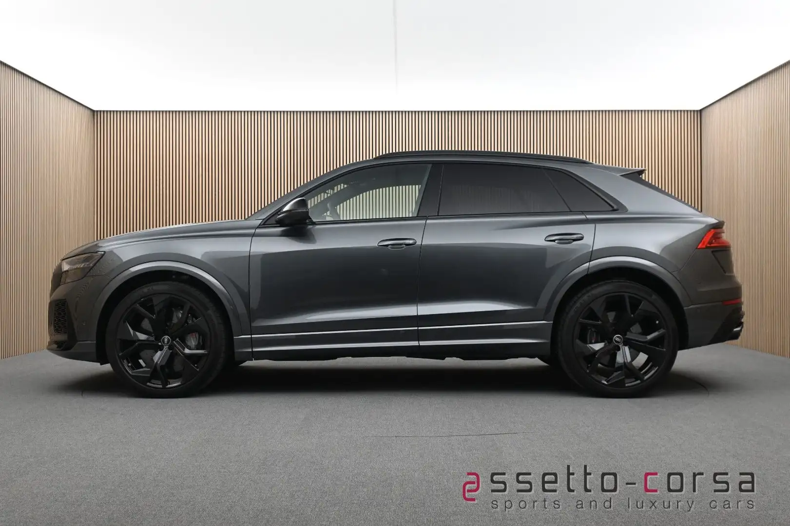 Audi RS Q8 *Keramik*AHK*Dynamik Plus*RS-Abgasanlage Grau - 1