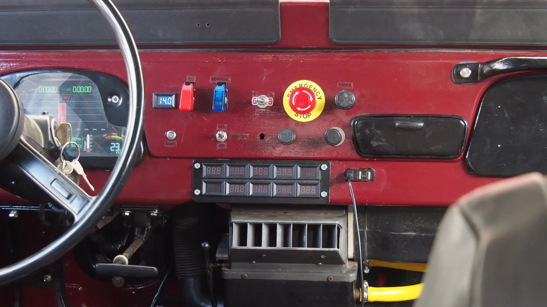 Toyota Land Cruiser BJ40 Electric Rood - 2