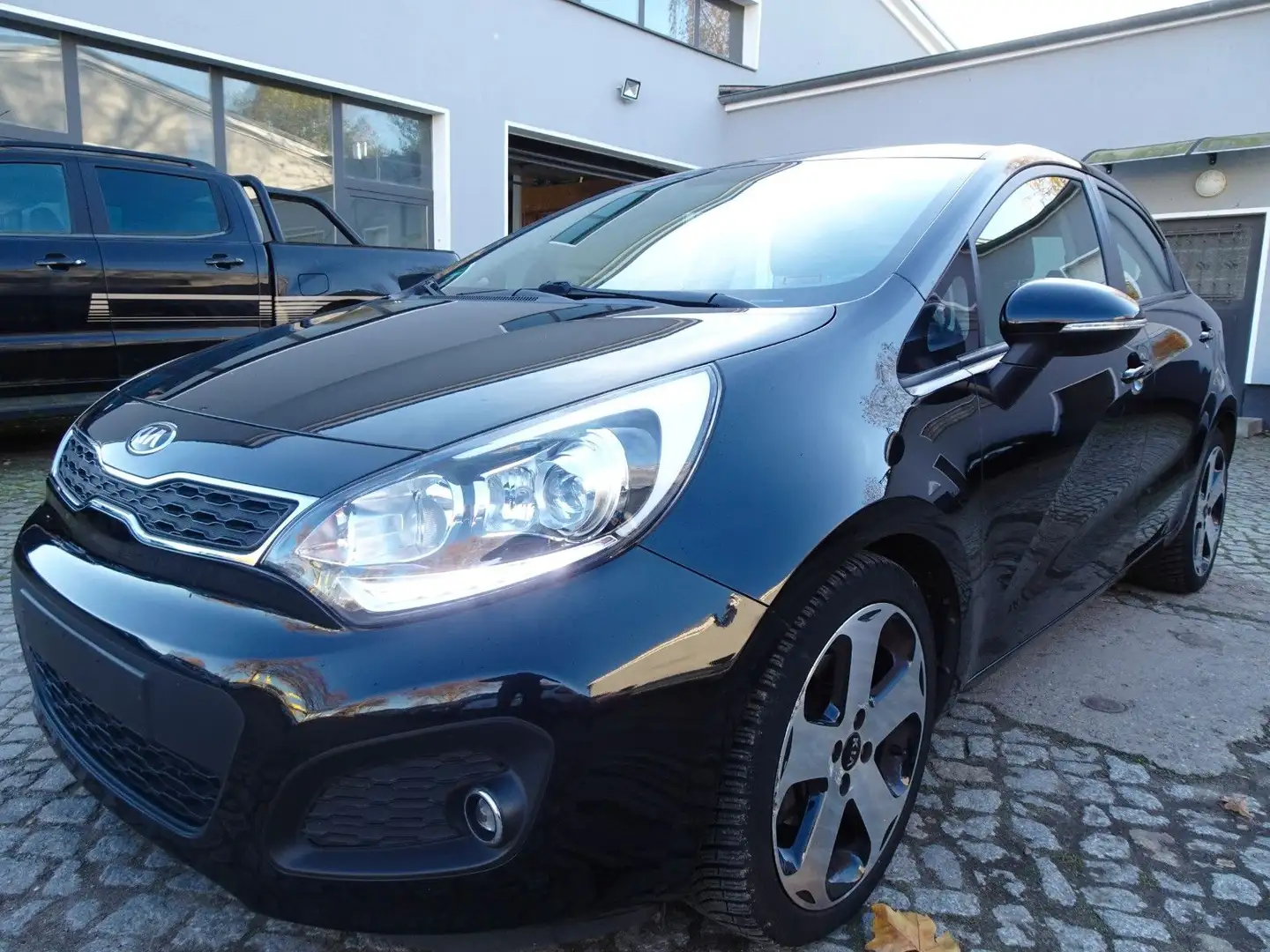 Kia Rio Platinum Edition 1.4 80kW AUTOM.-LEDER-PDC Noir - 1