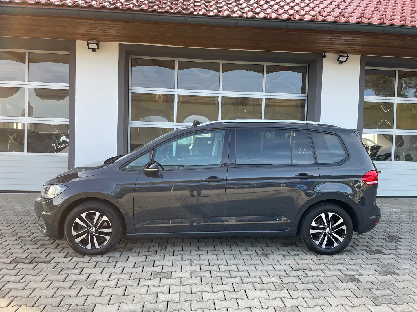 Volkswagen Touran IQ.DRIVE 2,0 TDI DSG *AHV*PANO*PDC*ACC*NAVI* Grau - 2