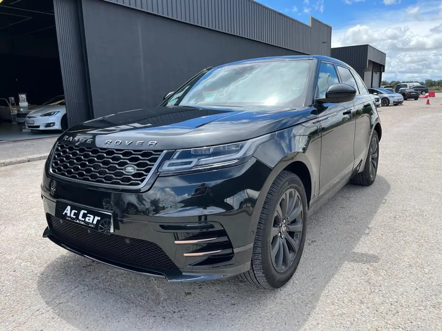 Land Rover Range Rover Velar 3.0D D300 R-Dynamic SE 4WD Auto Negro - 2