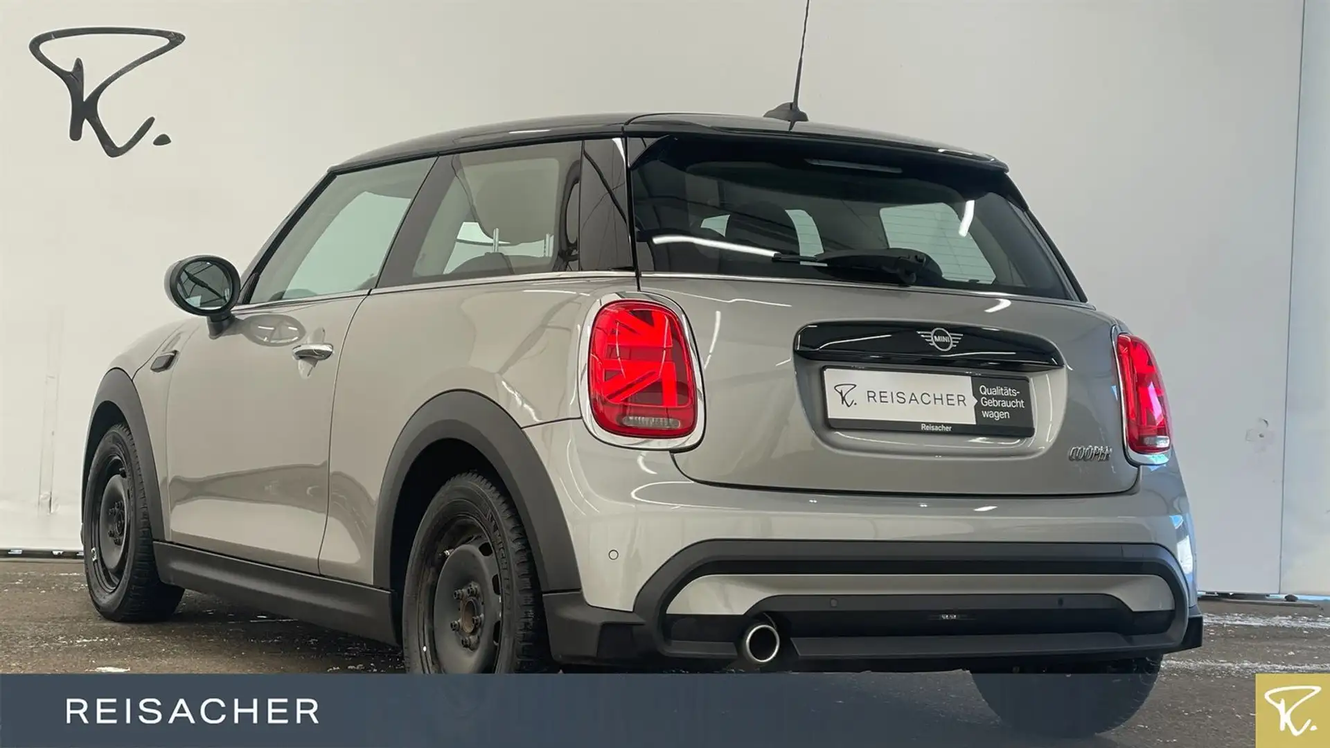 MINI Cooper Essential-Trim PDC Navi SHZ DAB LED 15" Silber - 2