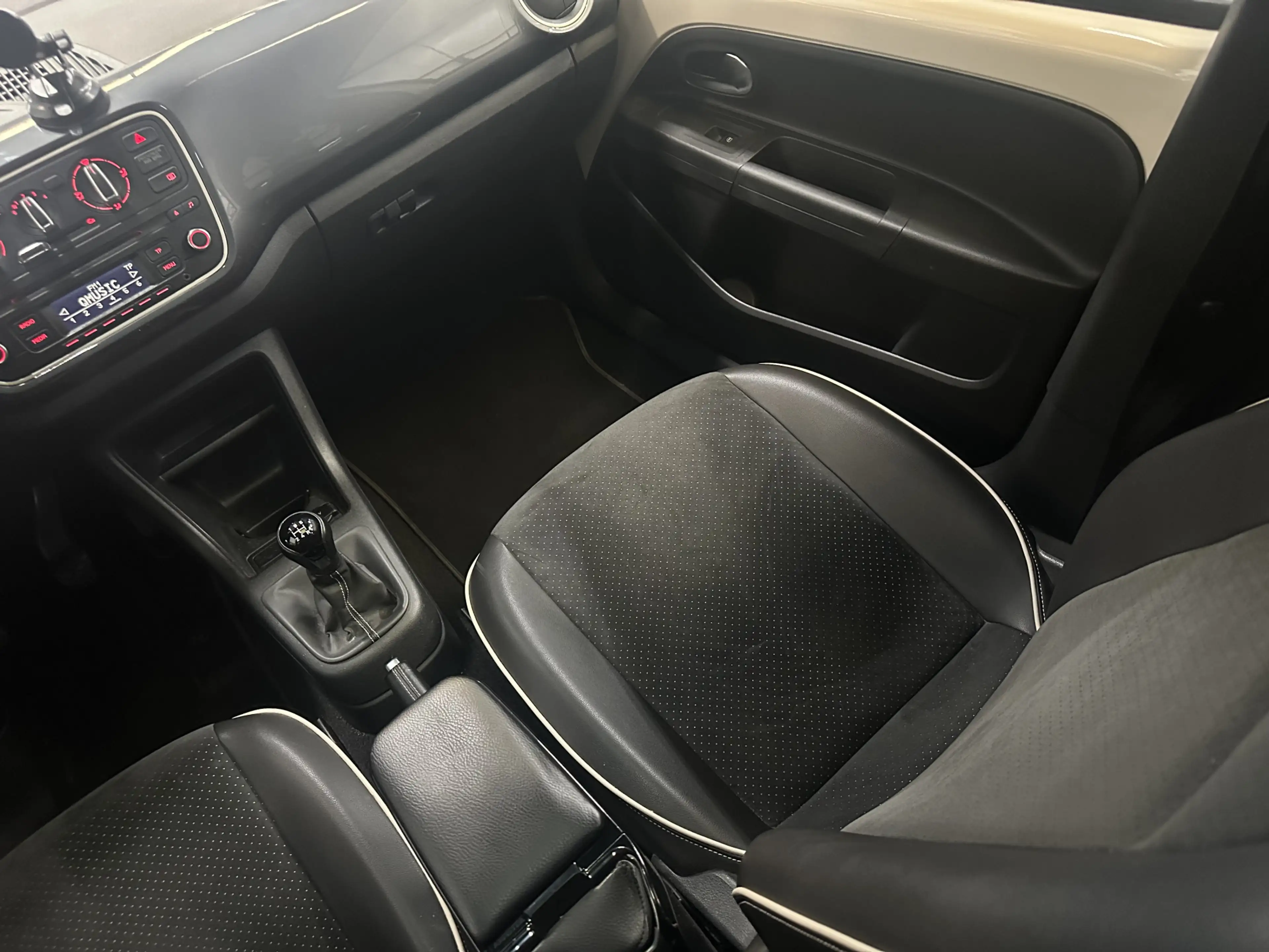 SEAT Mii 1.0 Mii by Mango | Alcantara | Panorama | Leer | I — photo 12