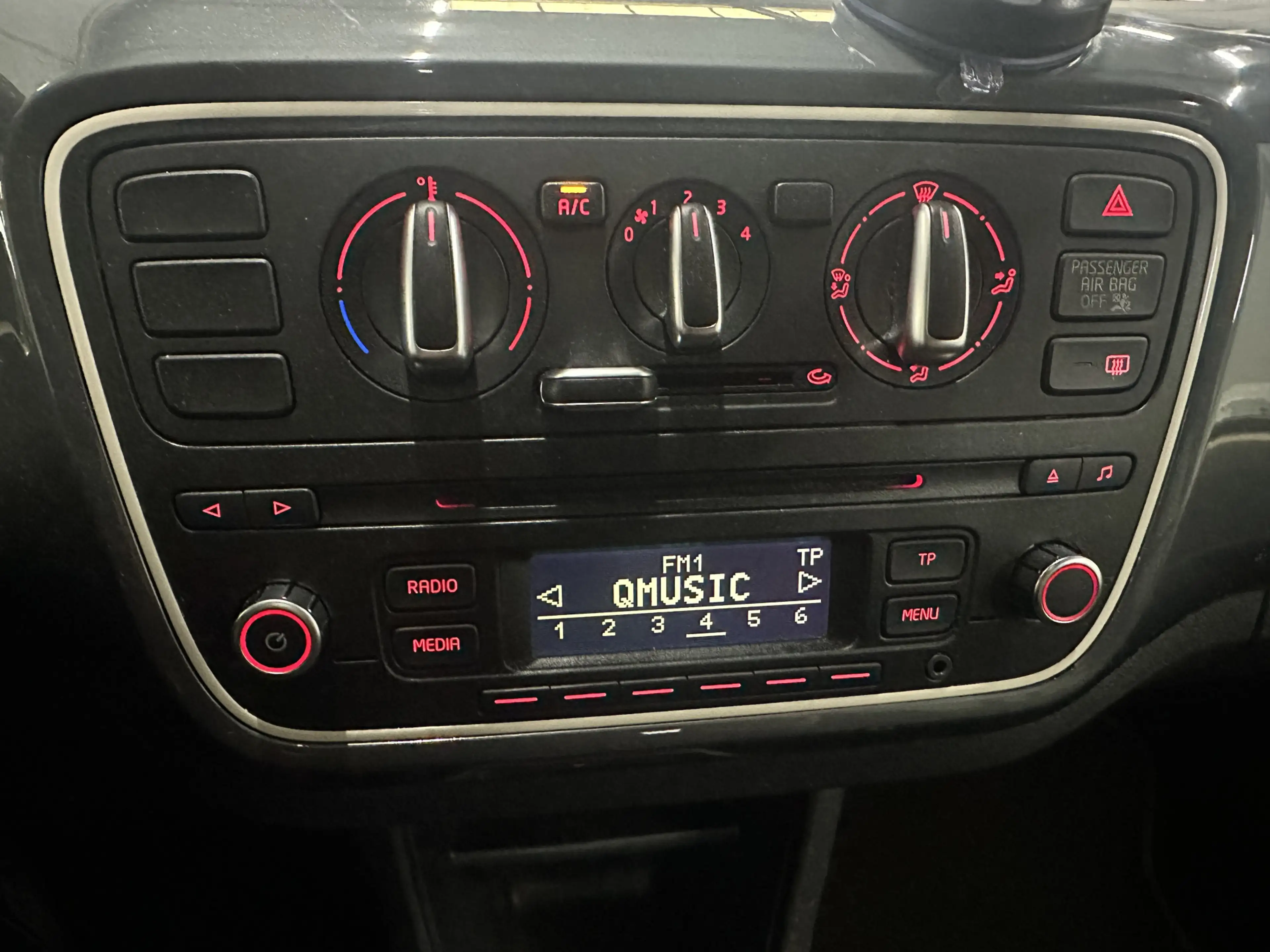 SEAT Mii 1.0 Mii by Mango | Alcantara | Panorama | Leer | I — photo 14