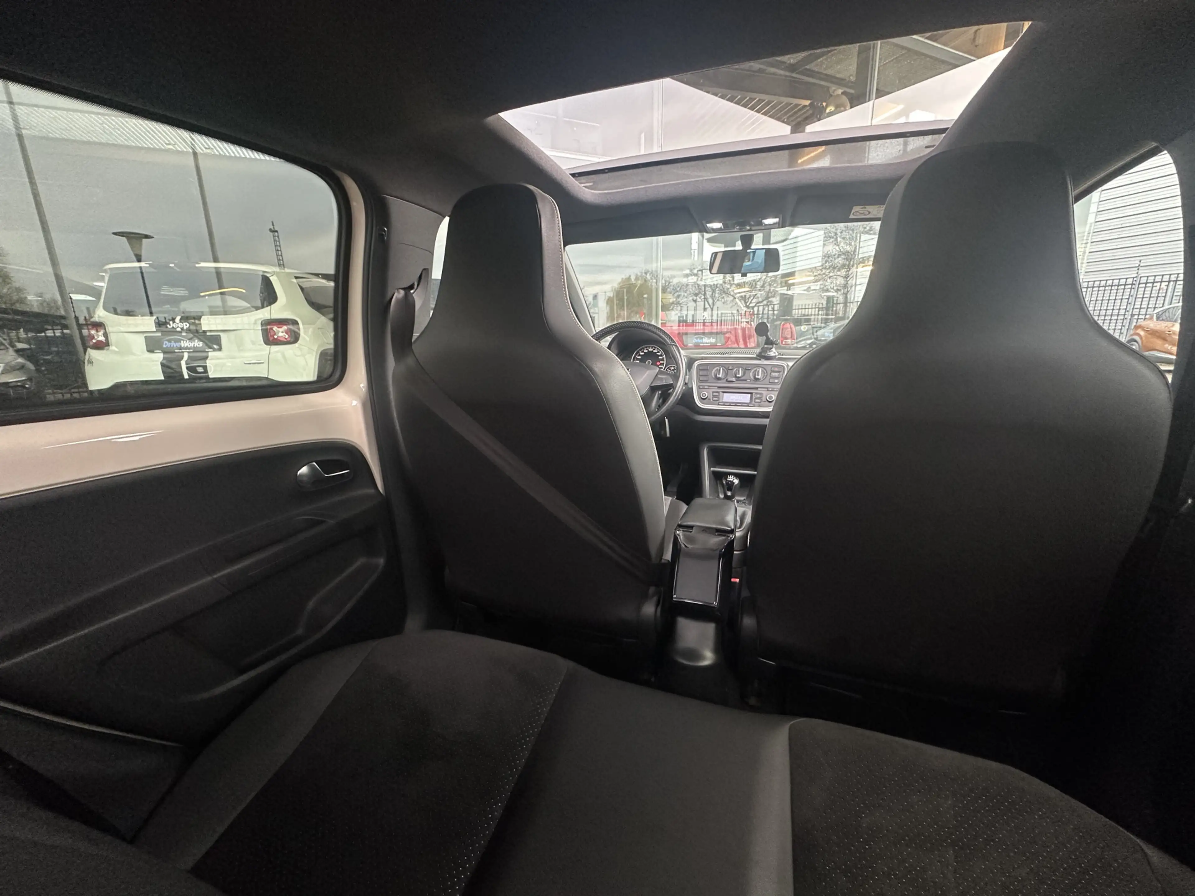 SEAT Mii 1.0 Mii by Mango | Alcantara | Panorama | Leer | I — photo 13