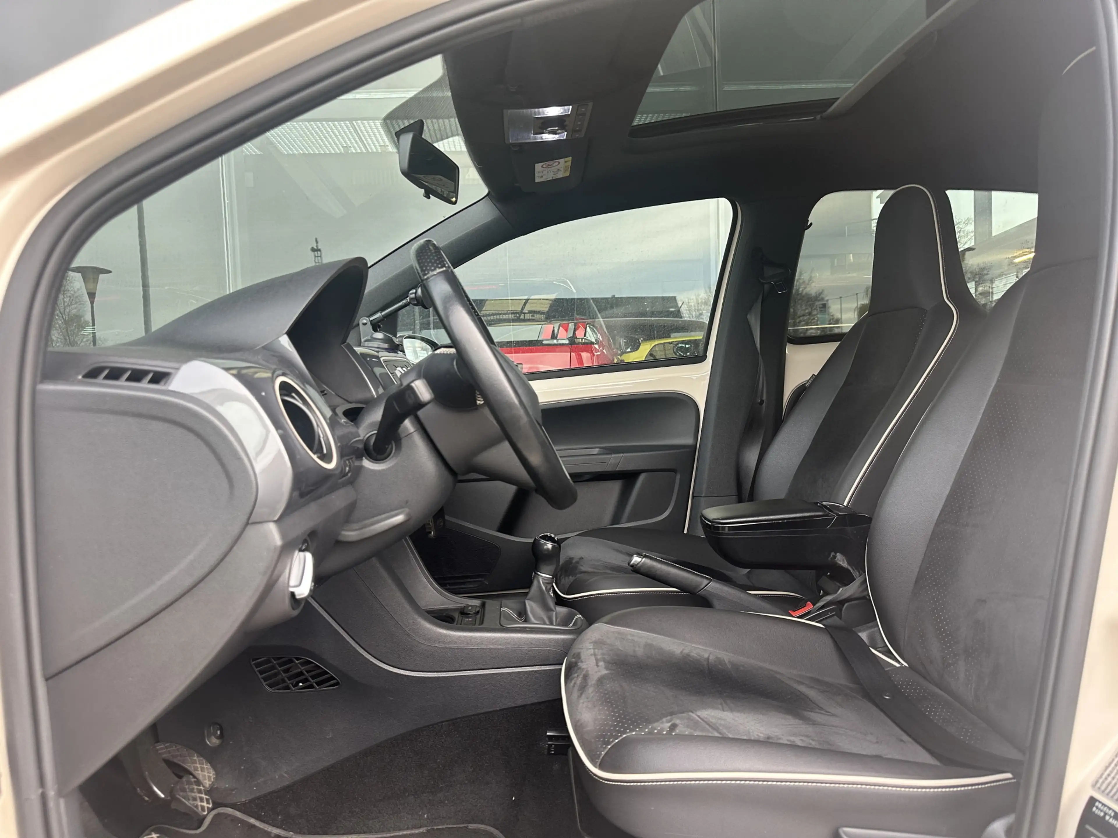 SEAT Mii 1.0 Mii by Mango | Alcantara | Panorama | Leer | I — photo 8