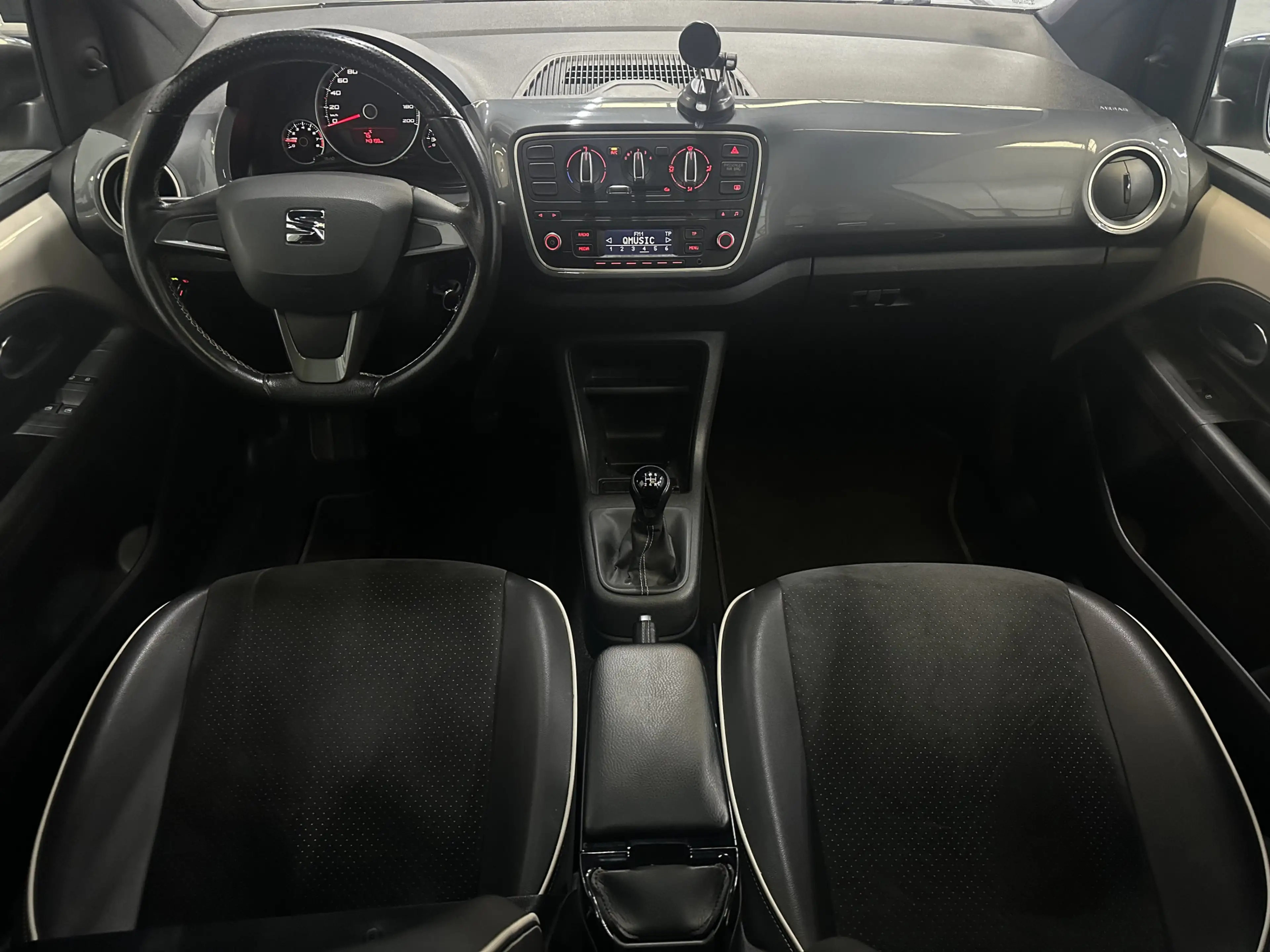 SEAT Mii 1.0 Mii by Mango | Alcantara | Panorama | Leer | I — photo 10