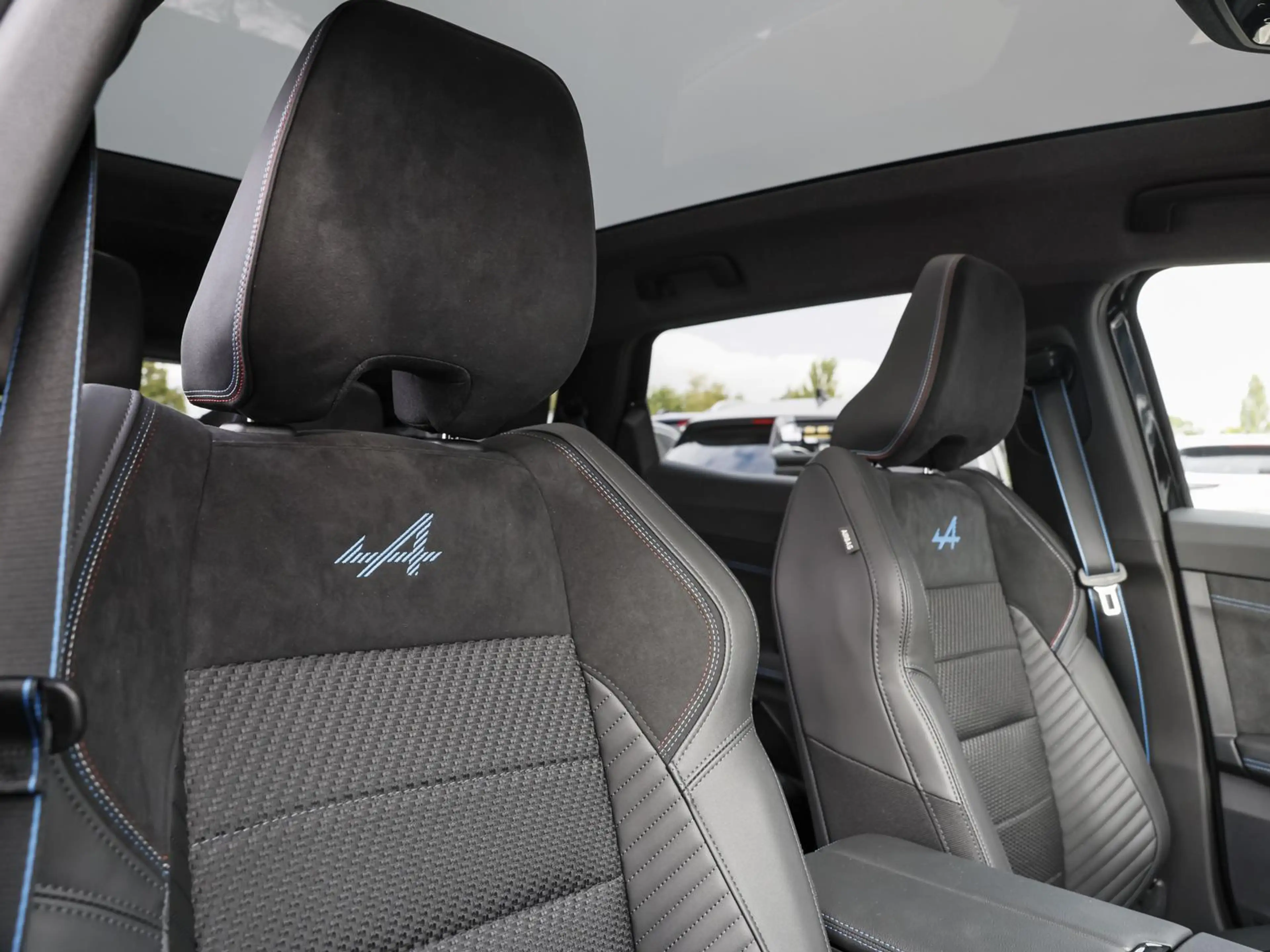 Renault Espace Esprit Alpine Hybrid 7-Sitzer GJR PanoD — photo 12