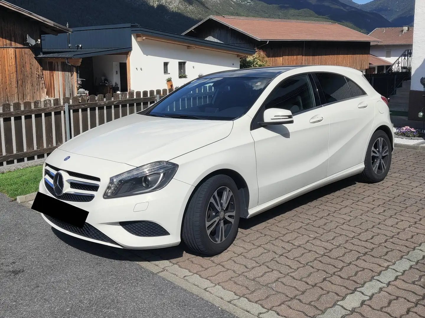 Mercedes-Benz A 180 A 180 BlueEfficiency Weiß - 1