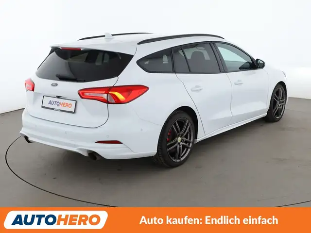 Ford Focus view 6