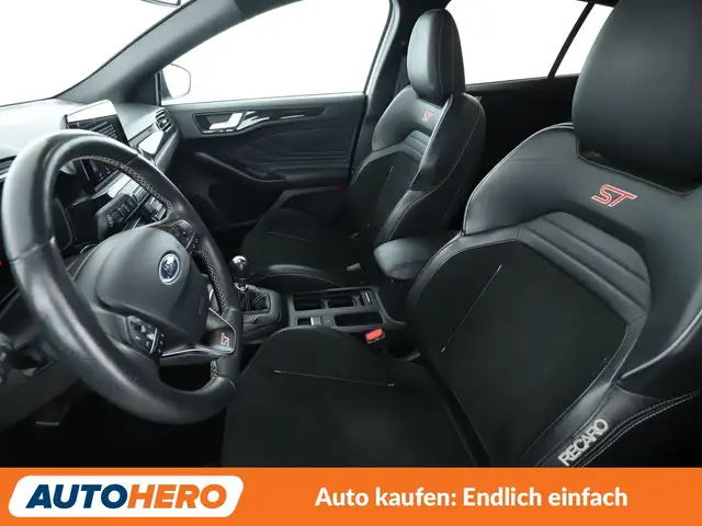 Ford Focus view 10