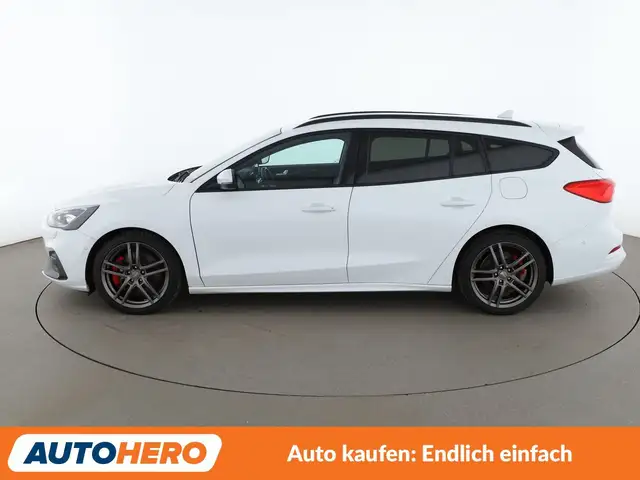 Ford Focus view 3