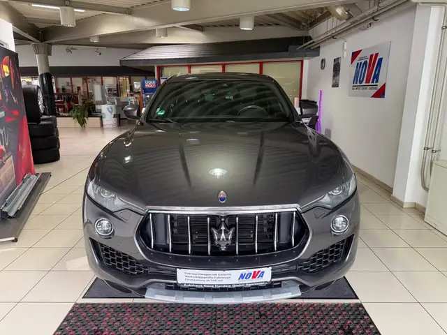 Maserati Levante Diesel 3.0*2.HAND*PANO*AHK*KEYLESS*360!