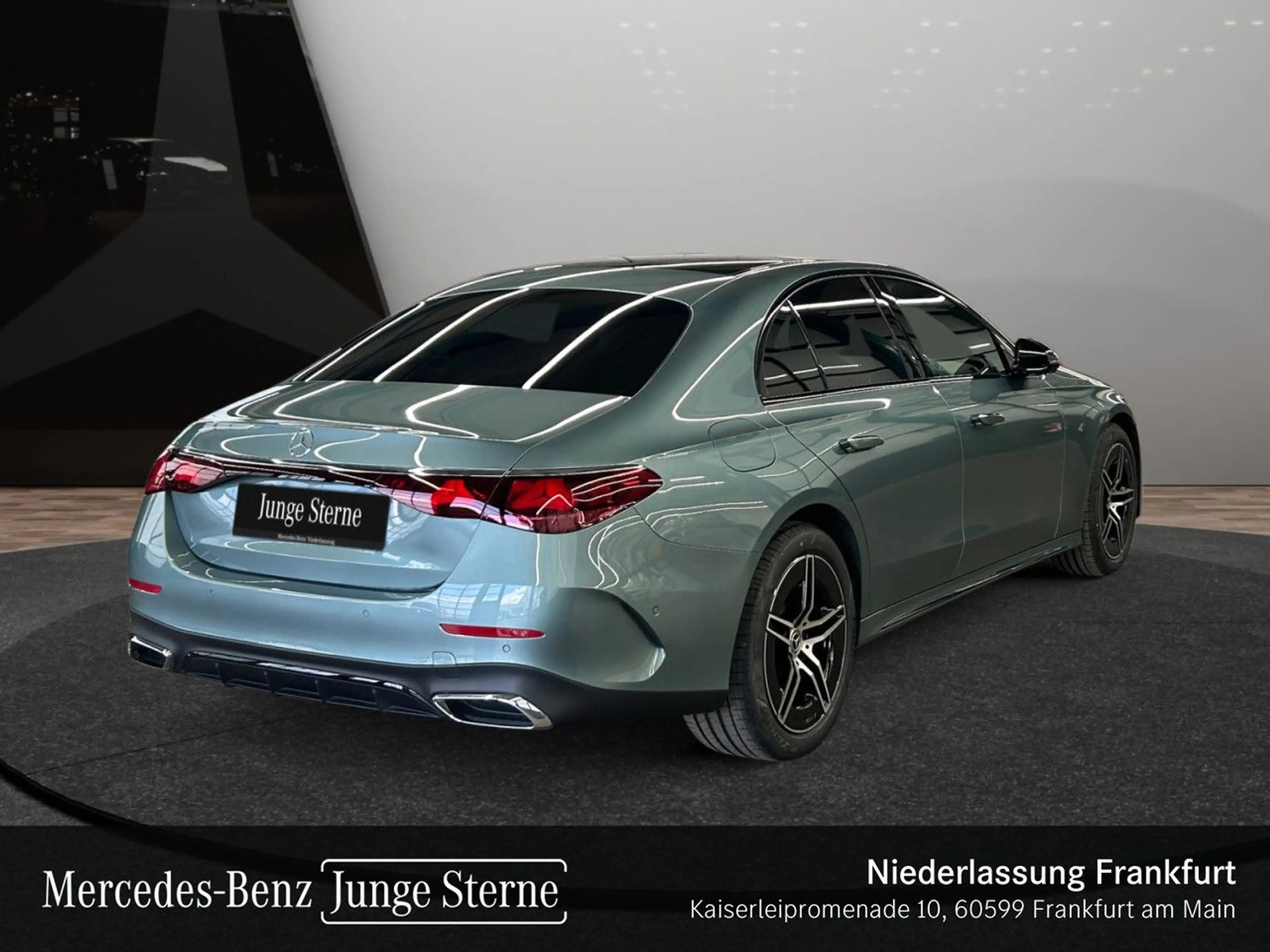 Mercedes-Benz E 220 d AMG Fahrass 360° Airmat Stdhzg Pano Distr+ — photo 6