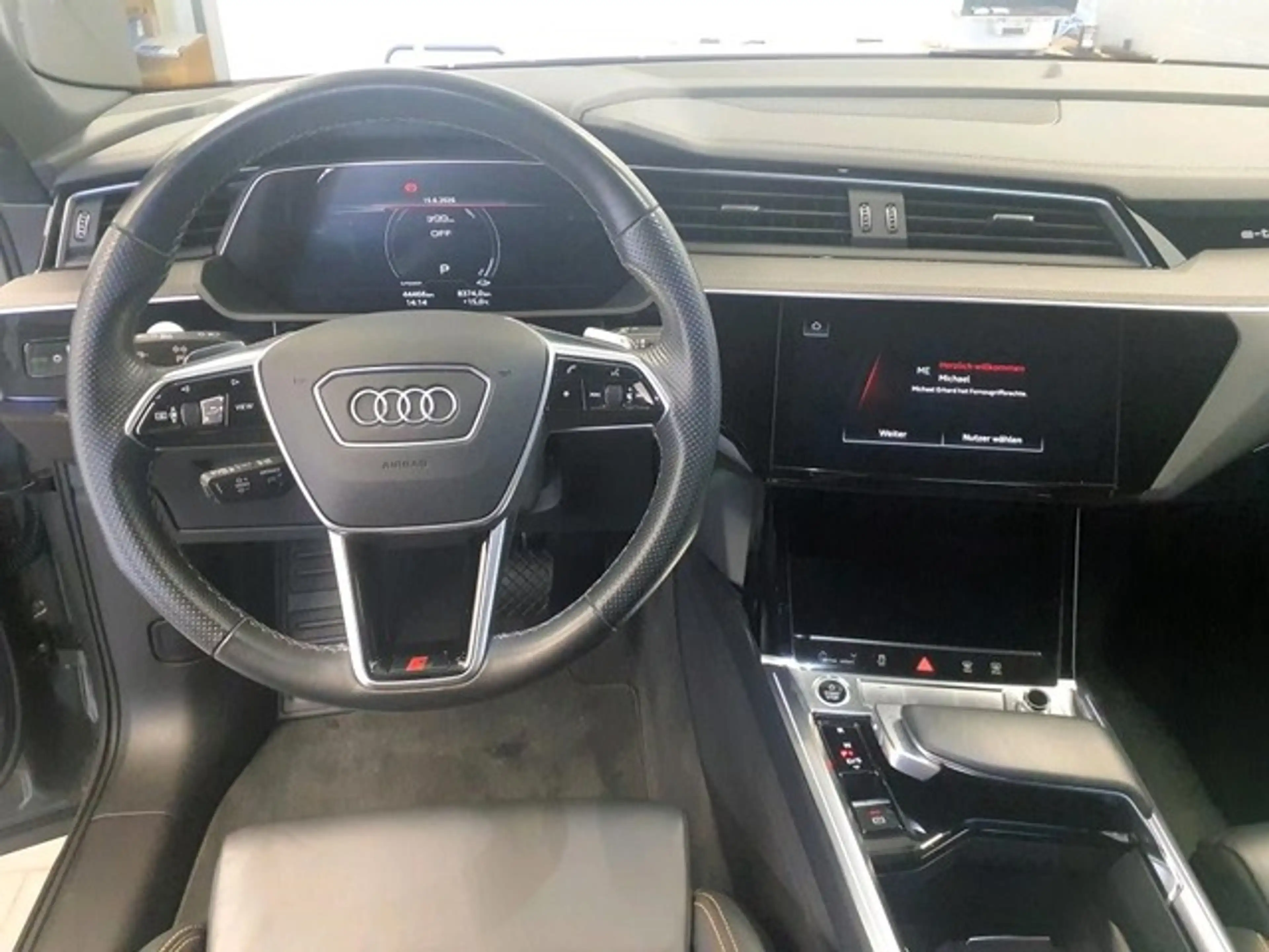 Audi e-tron Sportback 55 quattro S line black edition — photo 6