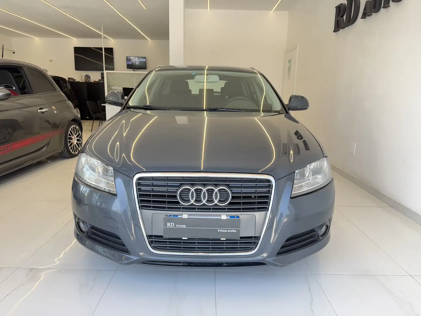Audi A3 Sportback 1.6 TDI 105cv Attraction ok neopatentati Grigio - 2