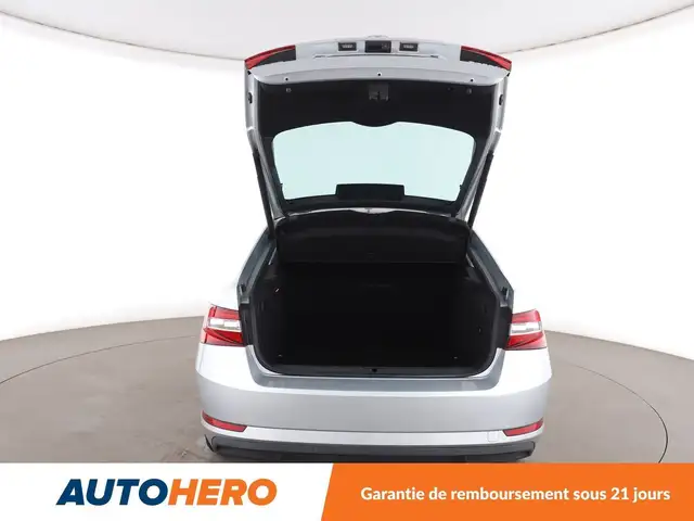 Skoda Superb view 16