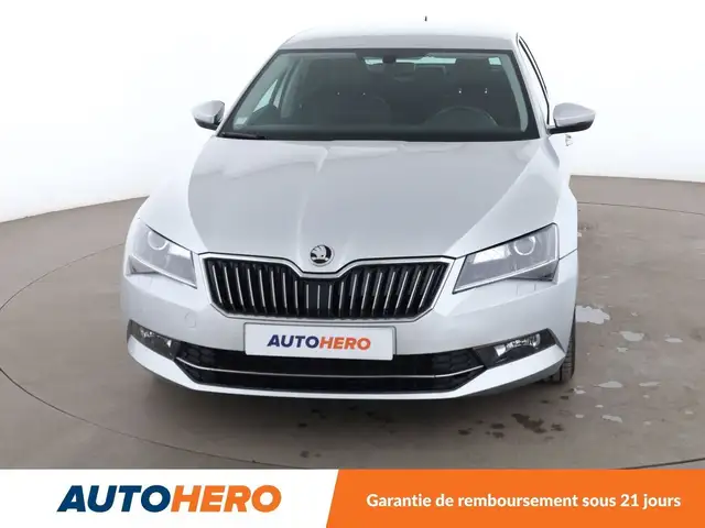 Skoda Superb view 9
