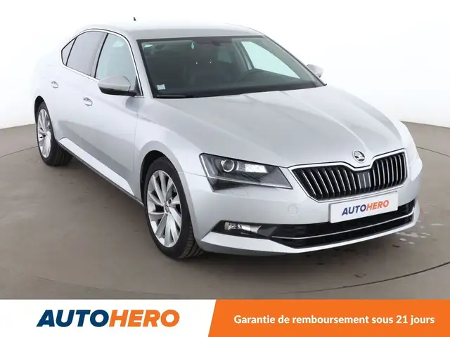 Skoda Superb view 8